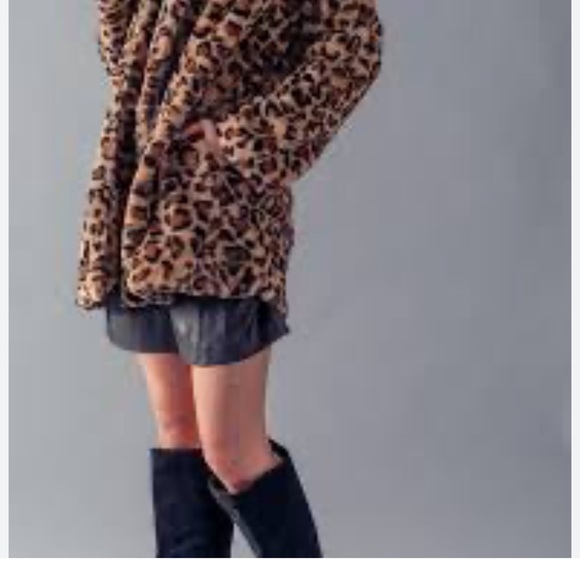 23 Fabulous Leopard Soft Faux Fur Open Draped Jacket - Picture 6 of 6